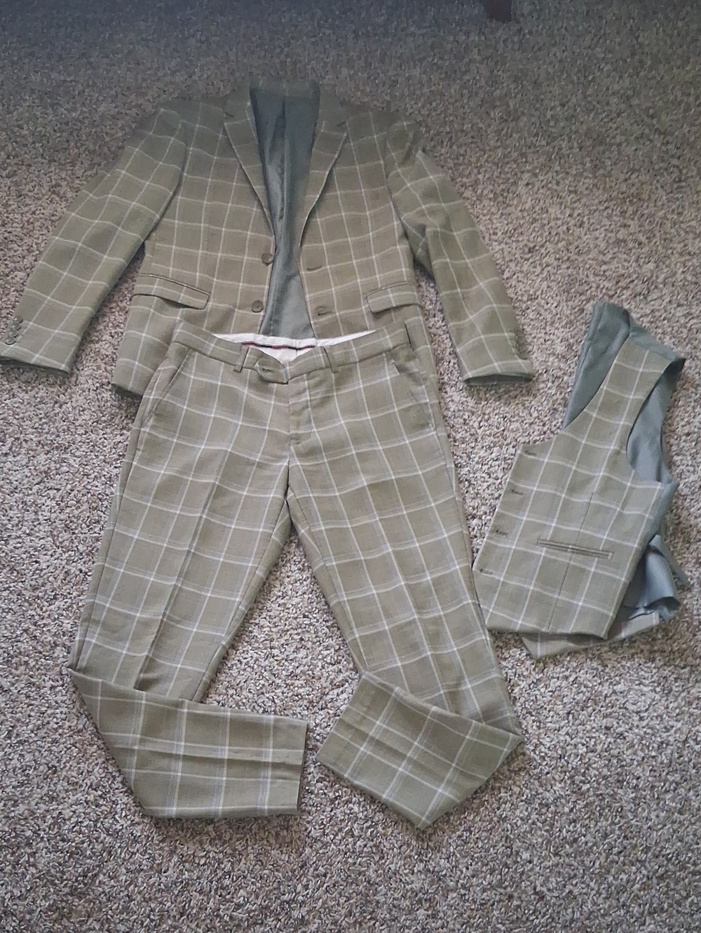 MAZARI SUIT